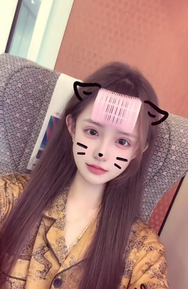 抖音符文女神小娇七和黄毛小伙上床不雅视频遭爆料 - 图片