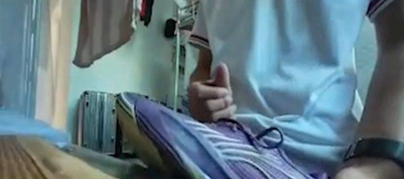 肇庆高要区二中 紫色鞋子事件 恋鞋癖学弟用运动鞋当飞机杯 猎奇程度让人直呼变态！ - 图片