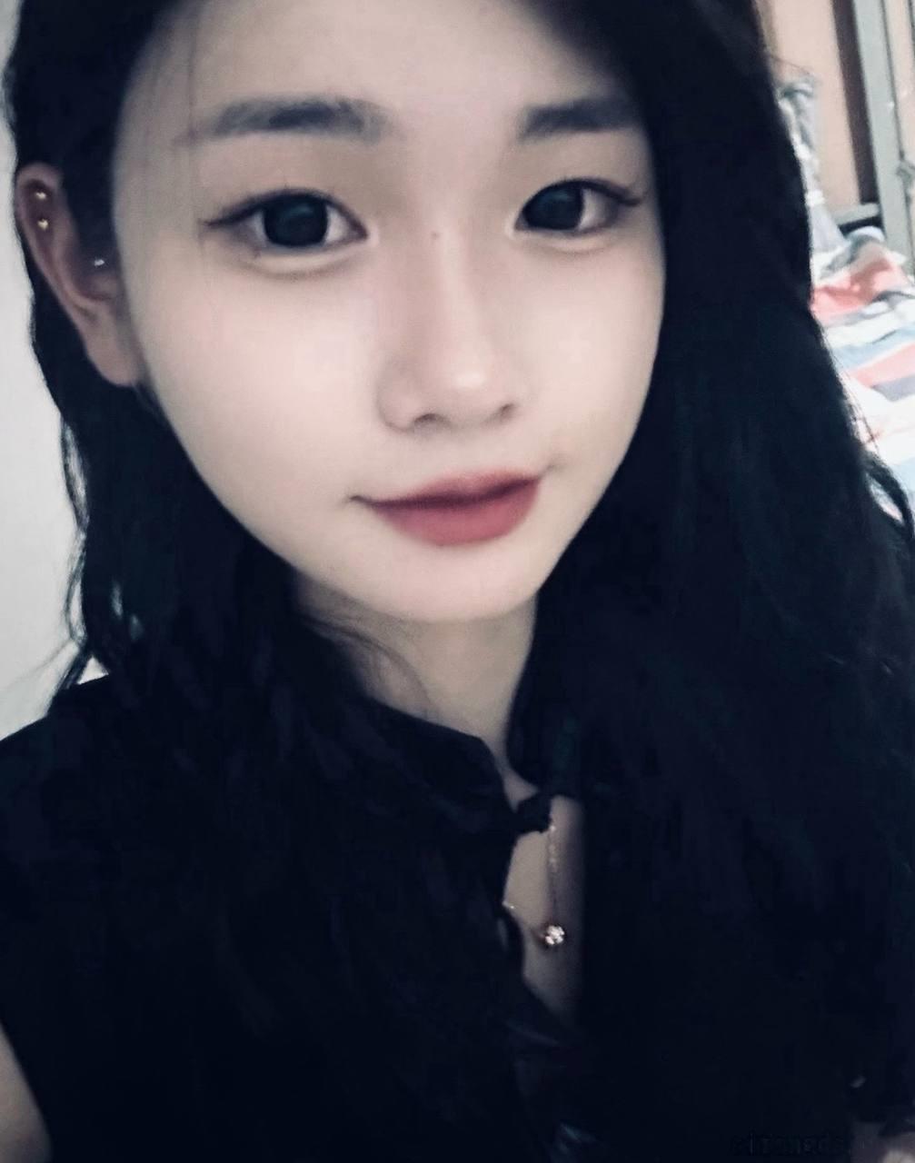 地标 山东省济南市 一名极品女大学生 拥有一副超高颜值 反差气质极强 - 图片