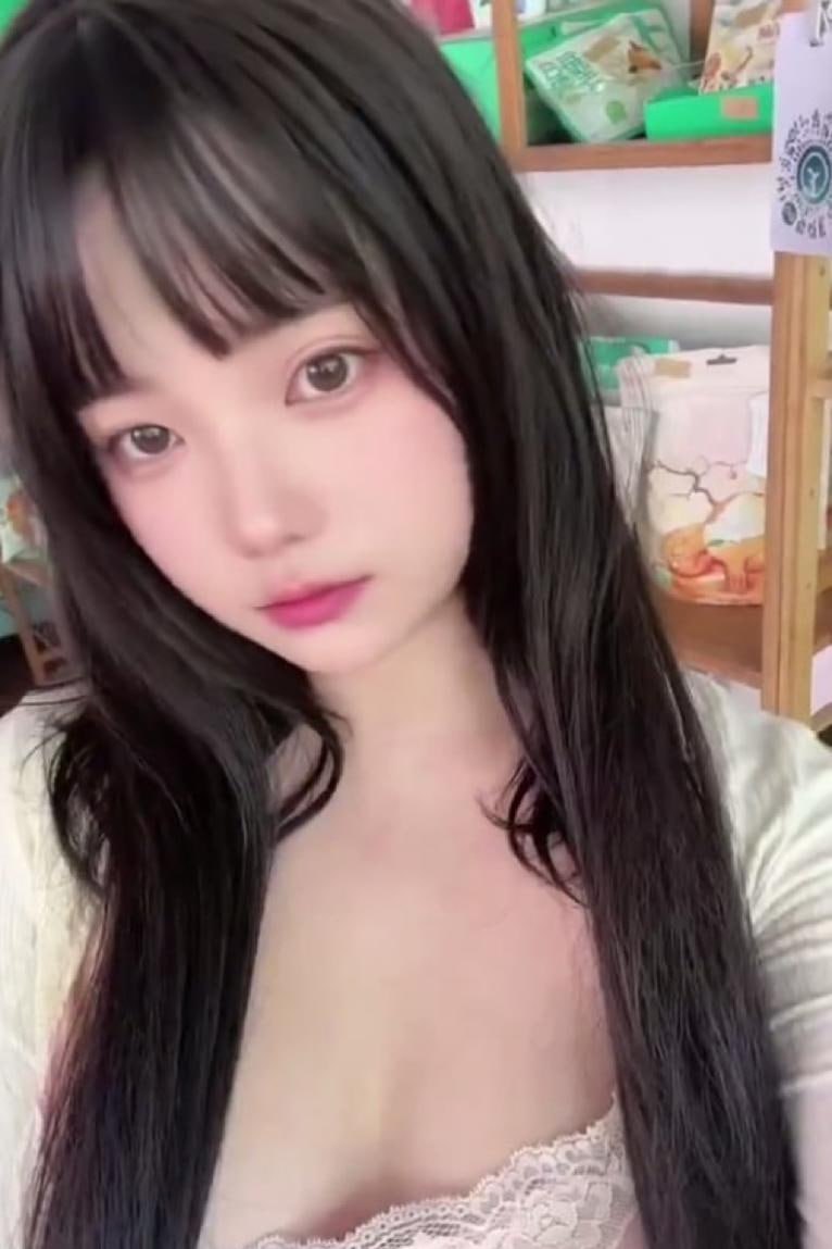 抖音高颜值巨乳 软情好似豆花生儿 门槛福利 漏点大尺度独家资源 软嫩身躯揉奶自慰
