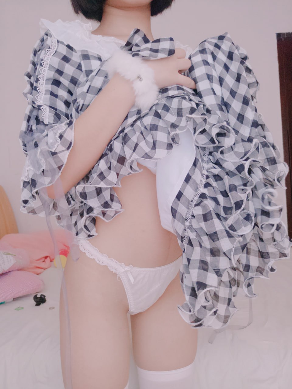 短发萝莉-黑川鹤子—白丝lo裙 - 图片