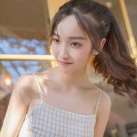 大奶白丝美眉和表兄弟一起cosplay护士和病人,被无套输出精液喷射高跟