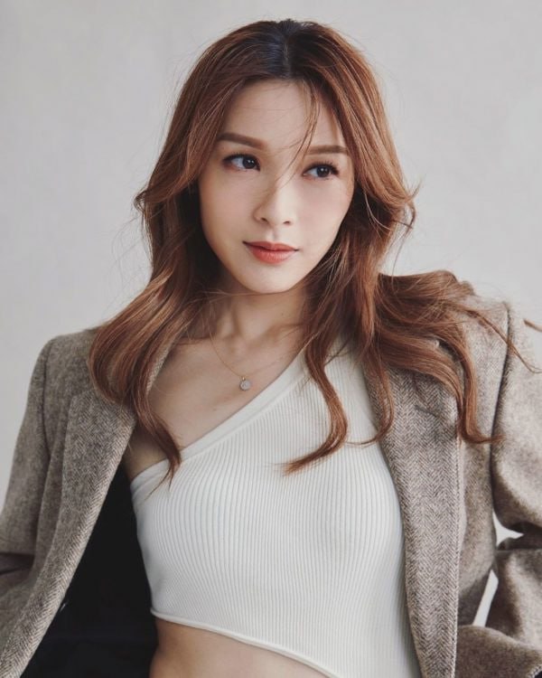 吃瓜  香港 TVB 视后 #李佳芯 大学时期自拍流出 - 图片