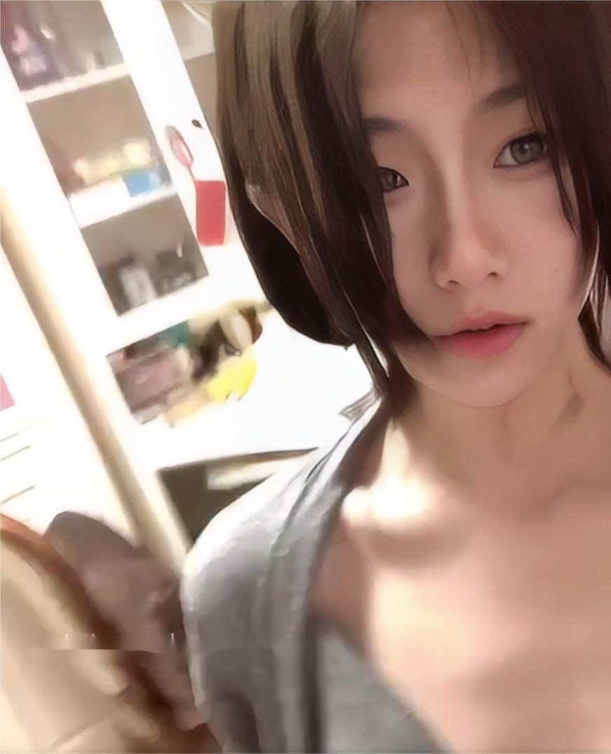 抖音23万粉何何子 清纯妹子大尺度全曝光 啪啪洗澡自慰超清合集 私密瞬间引爆眼球