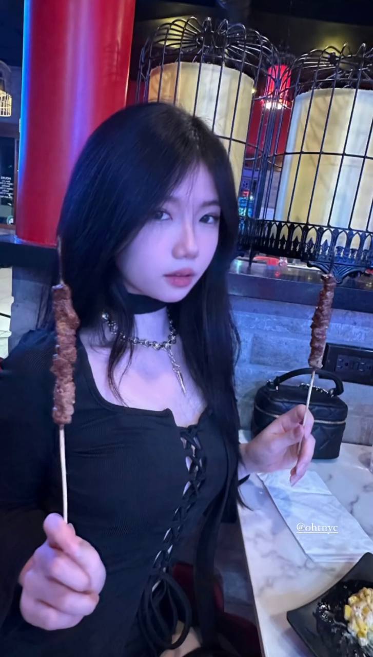 一名女大学生拥有超高颜值 迷人的长相吸引不少男生喜欢