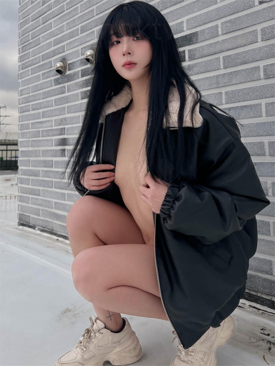 🎥韩国极品嫩模福利姬  jangjoo Janed_404 楼梯露出！玩的就是刺激~