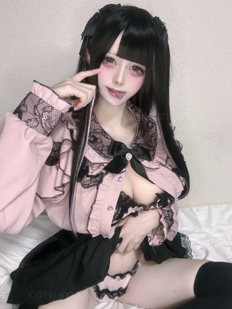 日本高颜值地雷系萝莉少女-魅琉玖 最高档位作品 ，虽是萝莉，身怀大奶，卡哇伊