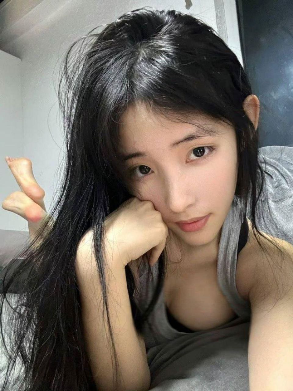 张人o抖音号： zxzmj1471470 网红在校美女大学生，自慰口交自拍视频 - 图片