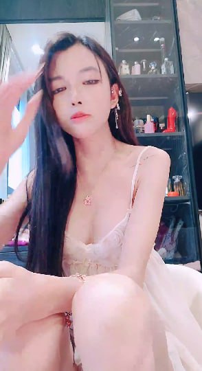 新人柚子妹妹喷水直播