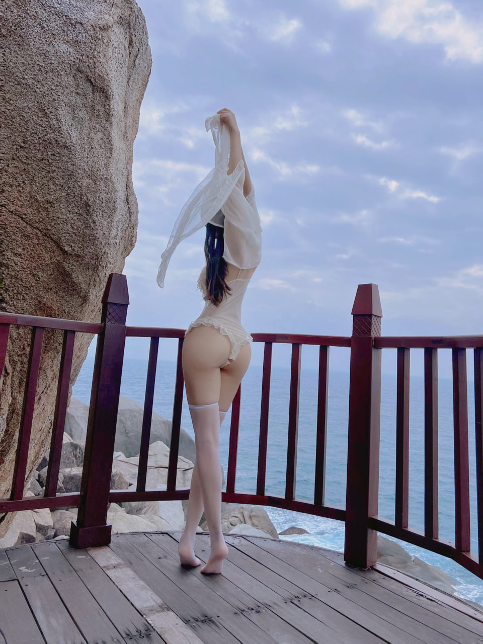 网红纪念小小v5给人感觉是甜美的邻家妹子，关键身材很赞，今天分享她的36套微密圈自拍，丝袜制服、骚气身姿很能打 - 图片