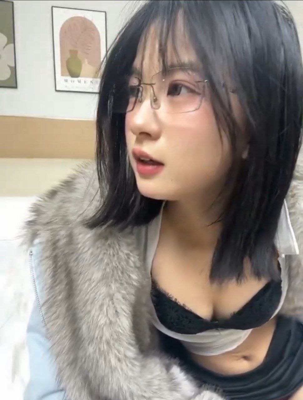 好喜欢这两个纹身婊啊   直接被抱起来操 爽歪歪