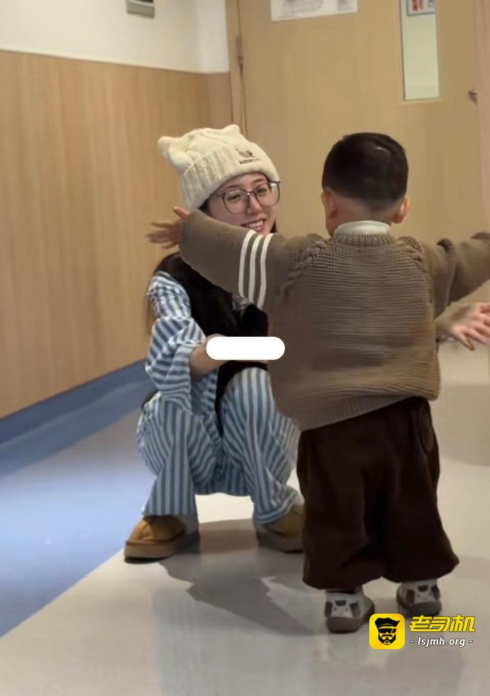🔥抖音千万粉网红 一栗小莎子 疑似患淋巴癌登热搜 2岁幼子恐失去母亲！AI换脸视频速速怀旧一波~😢 - 图片