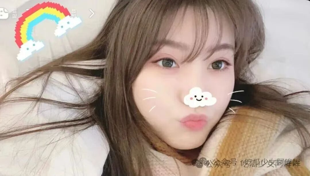 一条小团团“霸总”转型签约新人：邀米娜渺小莎办活动，却拒挖成熟主播，网友调侃“喜欢大的”？