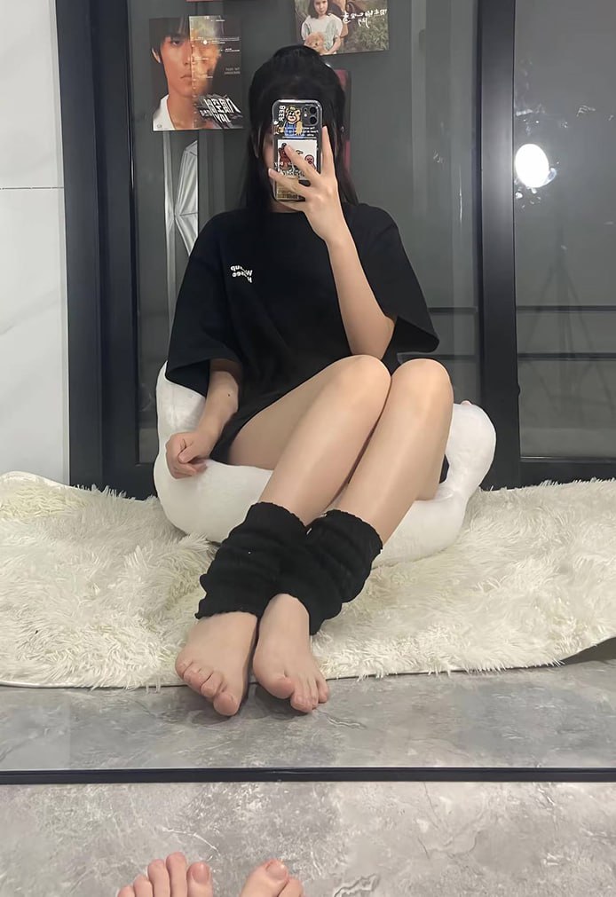 抖音小网红金主定制福利视频流出 以火辣身材和清纯的脸蛋出圈 炮机怼逼 - 图片
