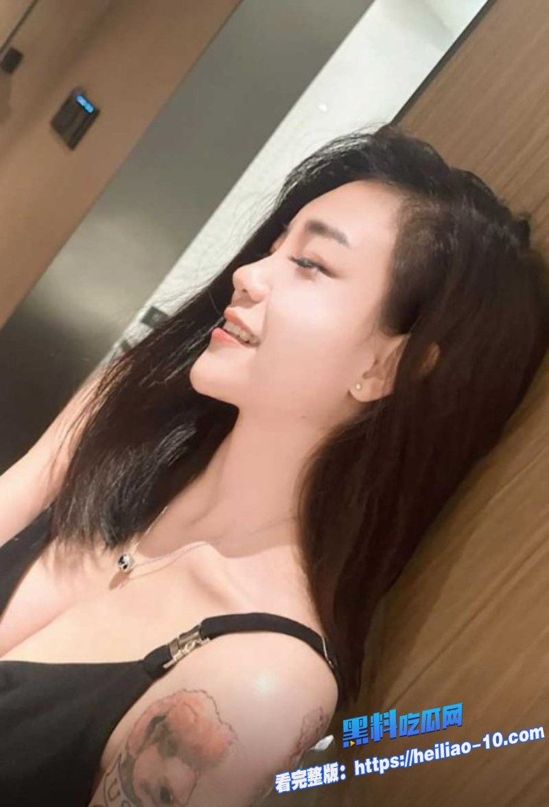 抖音主播 然后的然 直播PK输了做惩罚 边脱边笑超淫荡 全裸完整版视频曝光！全网万人求 吃瓜必看！ - 图片