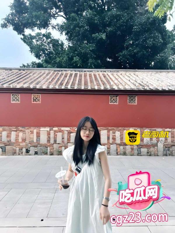浙江眼镜妹 陈梓瑜 跟金主性爱私拍泄漏 文静少女被调教的乖巧听话 - 图片
