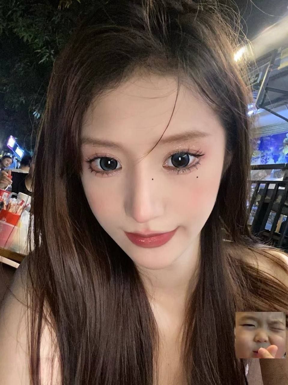 美女大学生沦为金主小母狗，被各种动作姿势爆