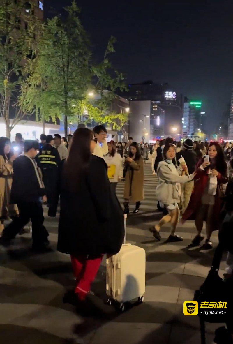 抖音25W粉丝男网红 想做你的维他命 万圣节cos李湘引全网热议 - 图片