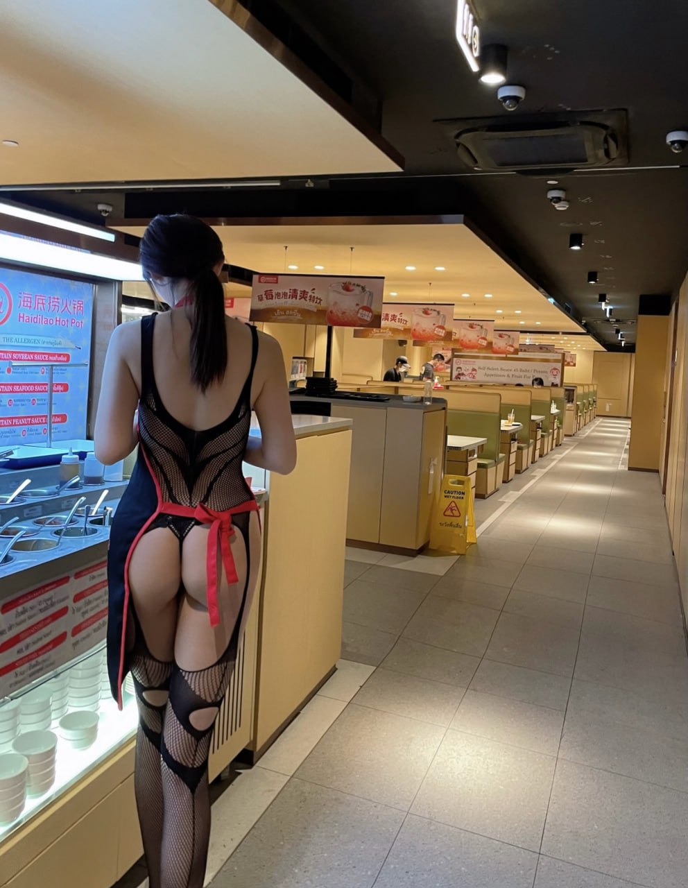 网红女神 就是阿朱啊  海底捞里的漏出 - 图片