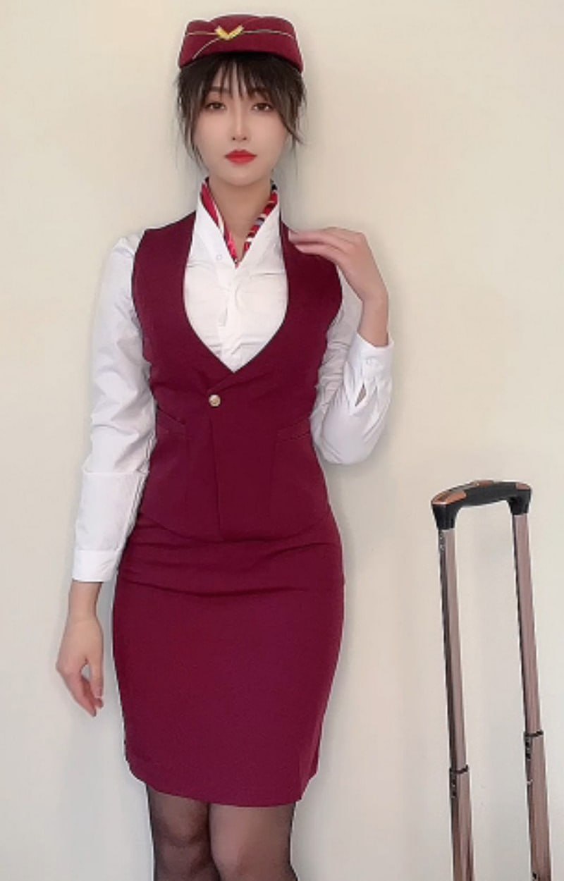 百万粉丝福利姬 MissWarmJ 化身情欲空姐寸止撩骚 制服黑丝性感火辣 笑容甜美勾人心弦！ - 图片