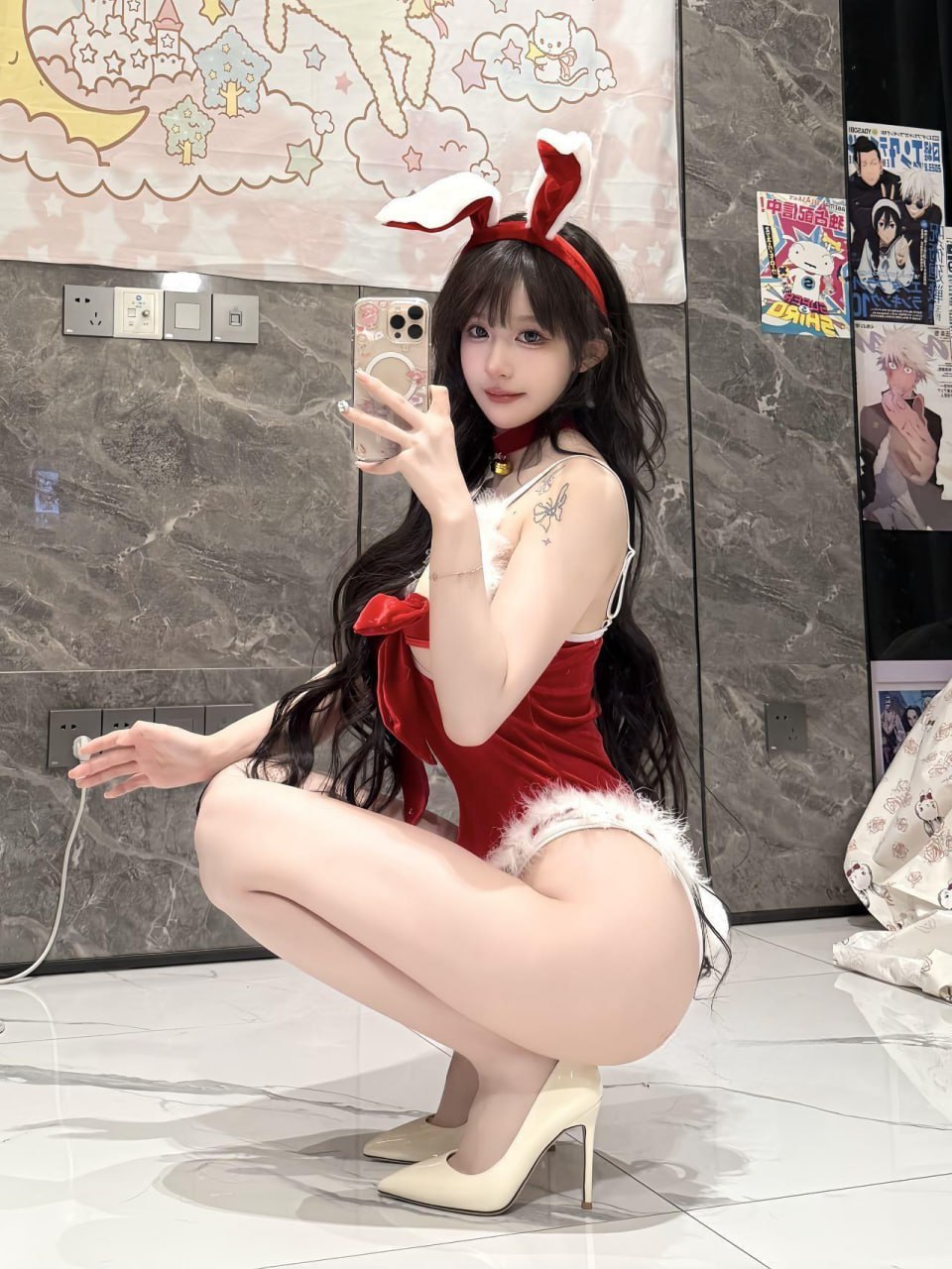 抖音300万粉丝女网红超蓝布萝莉圣诞套装大尺度写真福利照合集 - 图片