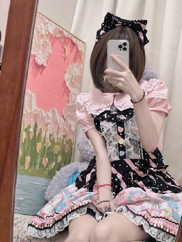 #萝莉 推特neko酱 洛丽塔女友，各种cos服装各种摆拍，萝莉少女诱人的身材真极品，梳着双马尾走在路上谁能不爱呢