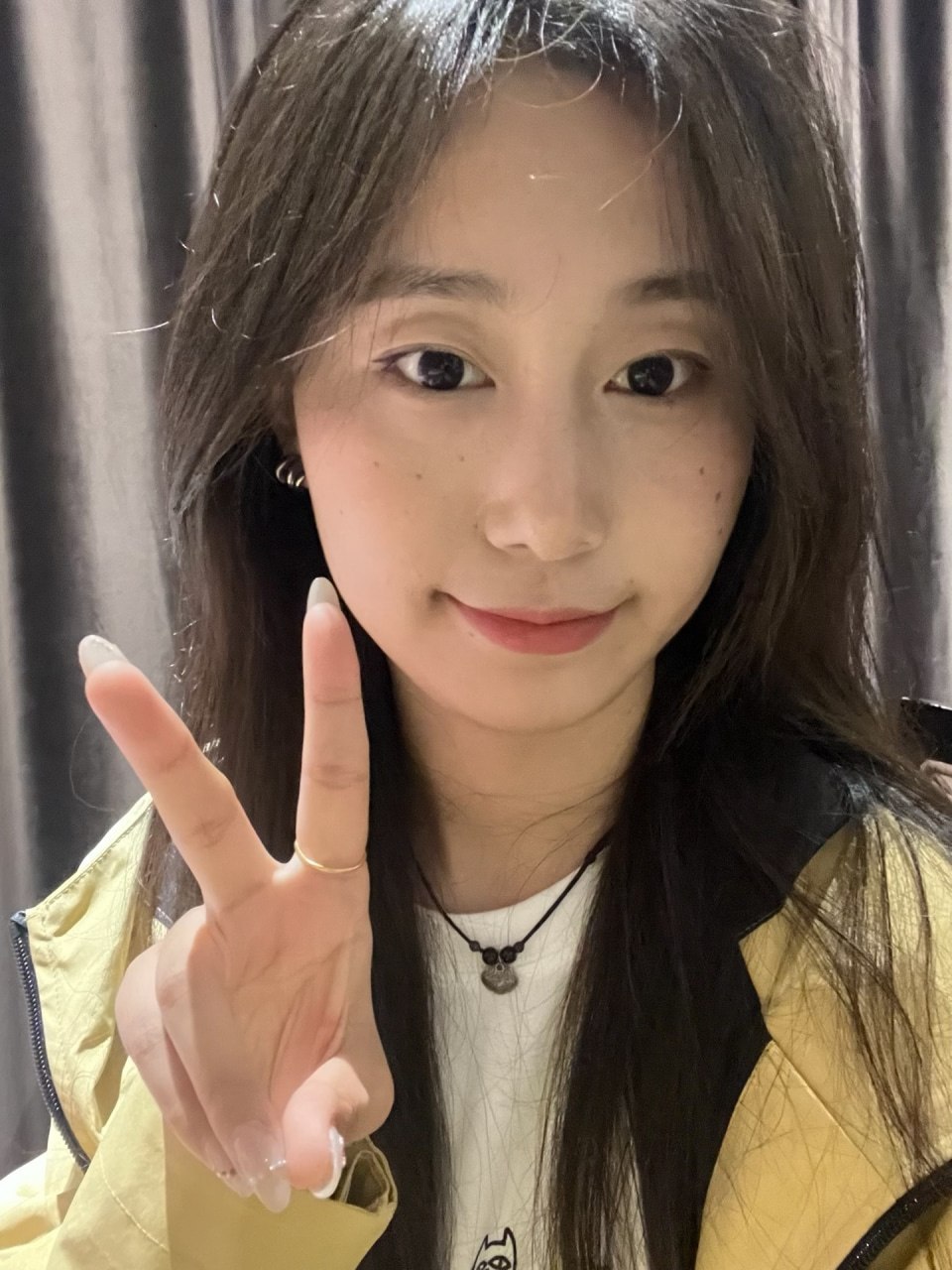 极品清纯眼镜学生妹苗条身材展现私下被精神小伙各种姿势抽插自拍欲望超强特别反差 - 图片