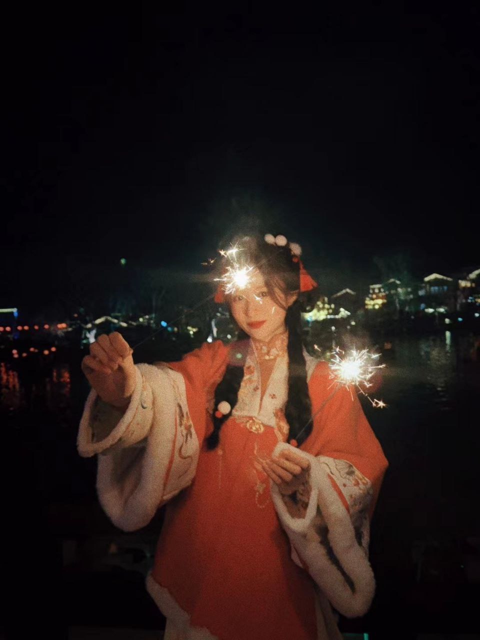 富二代【fKabuto】真实约炮05年大学生，极品校花高颜值女神，有生活照，身材一流皮肤白，精品