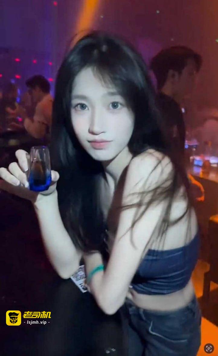 抖音54W粉网红 丘佳亘 被男友曝光捞女本性！恋爱期间约炮榜一大哥 做爱视频＋聊天记录曝光实锤！ - 图片