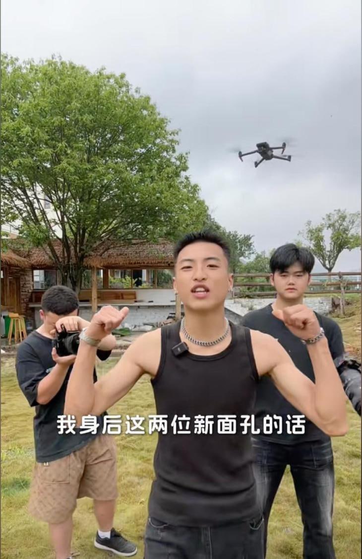 抖音博主羞涩的潇约炮女粉丝 酒店激情性爱视频流出 卫生间到床上骚劲十足 - 图片
