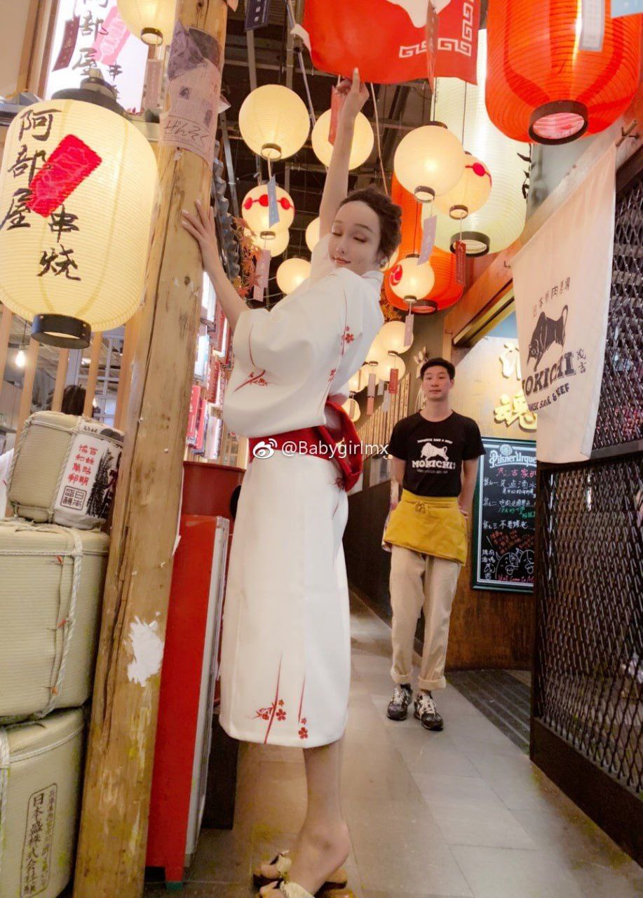 #顾灵曦微博巨乳反差女神最新口交视频，与土豪啪啪视频流出 - 图片