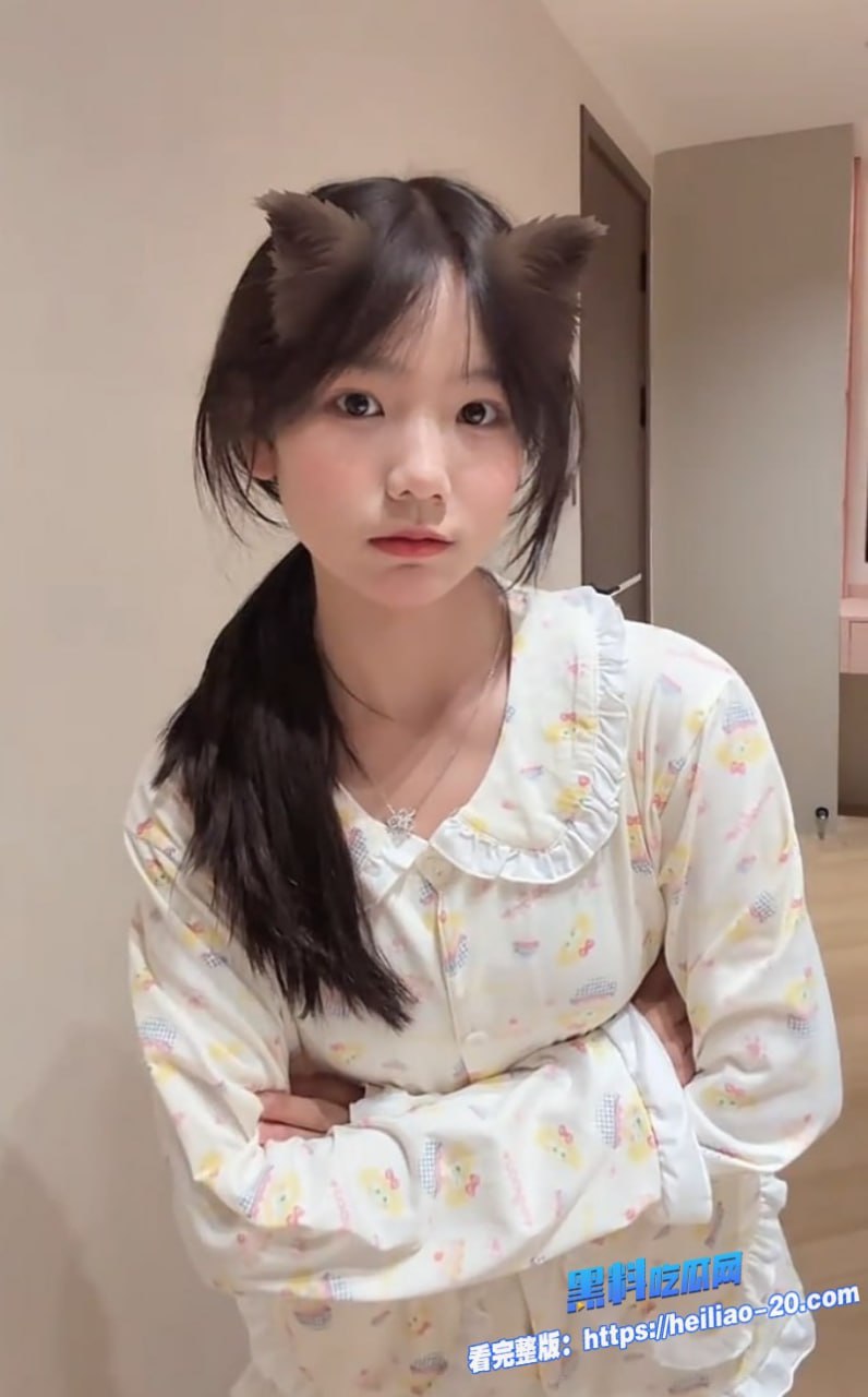 抖音百万粉甜系少女网红小新彻底塌房了！昔日清纯萌妹人设一夜崩塌，金主怒曝光酒店线下不雅视频，最新短发时期完美露脸实锤！ - 图片