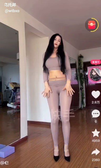 网红人妻瑜伽紧身翘臀少妇，高价定制灌肠喷屎自慰啪啪喷水福利