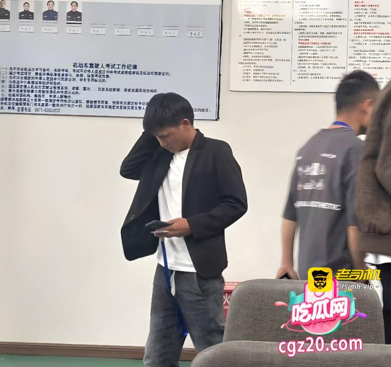 抖音四百万夫妻博主 小英一家 自爆老公上拉如 出轨表妹整整三年 - 图片