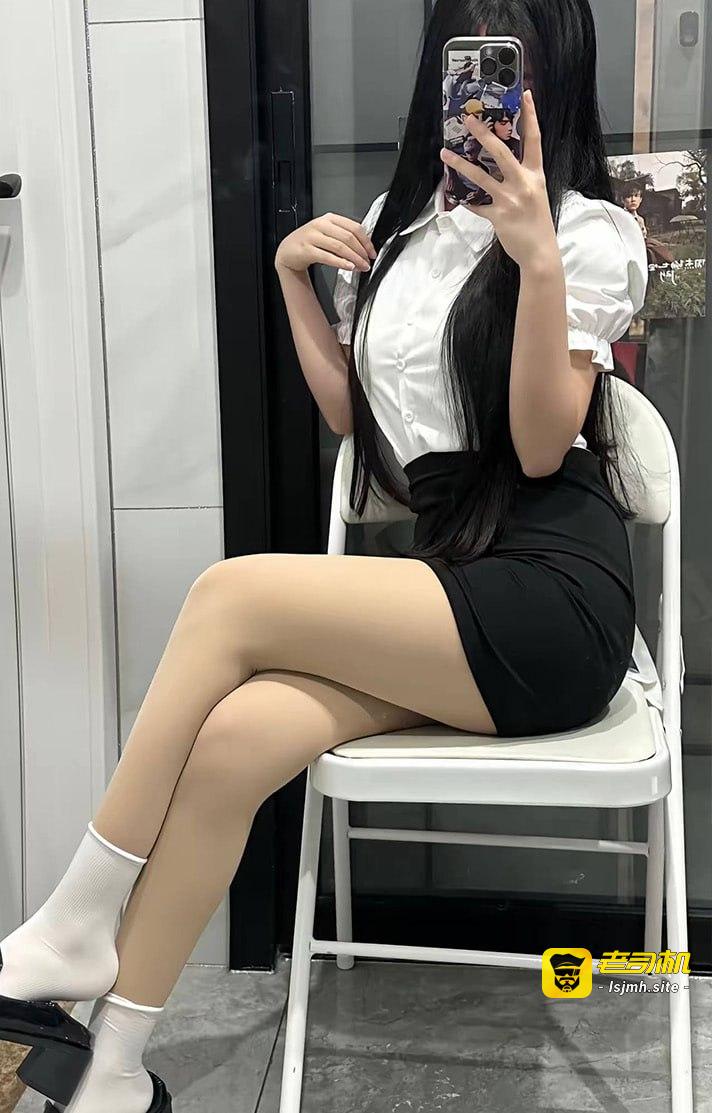 抖音小网红金主定制福利视频流出 以火辣身材和清纯的脸蛋出圈 炮机怼逼 - 图片