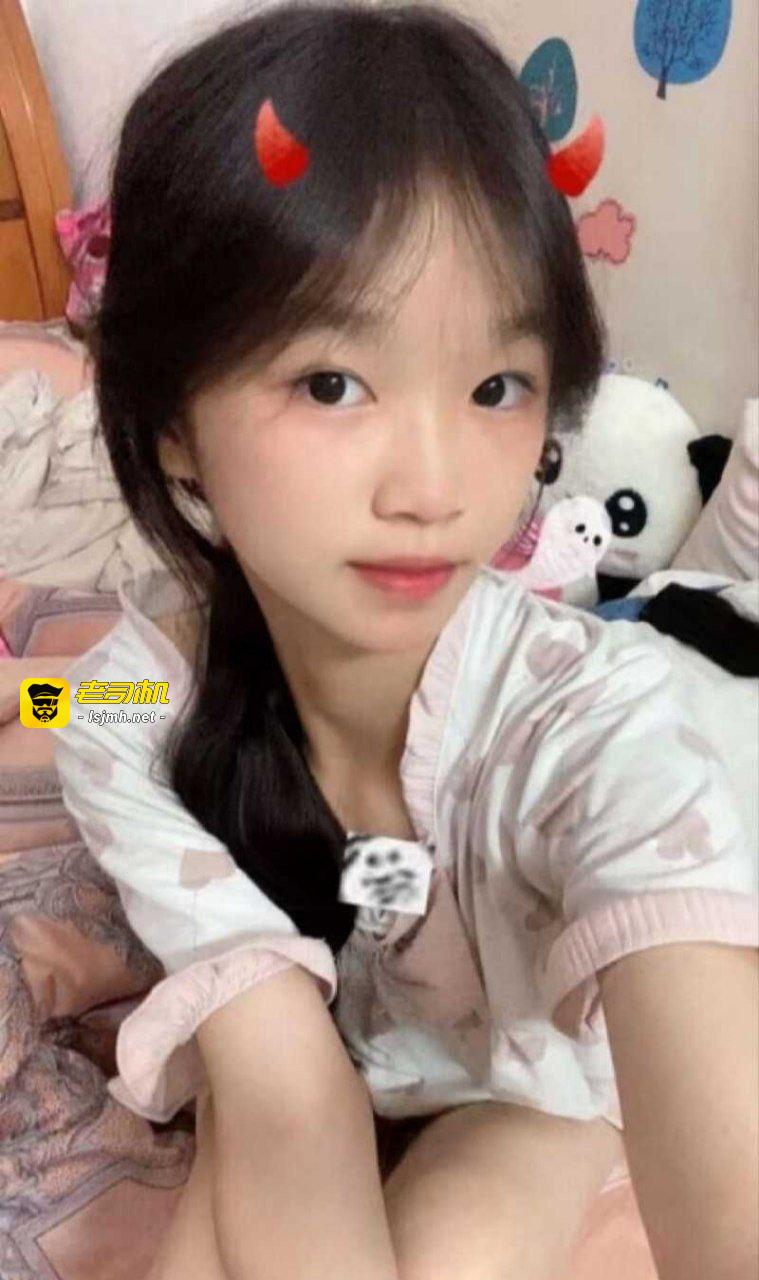 抖音清纯学生妹 邢可欣 极度腹黑背刺闺蜜 造谣闺蜜出轨当小三 不料被其抓到把柄 福利视频全网曝光！ - 图片