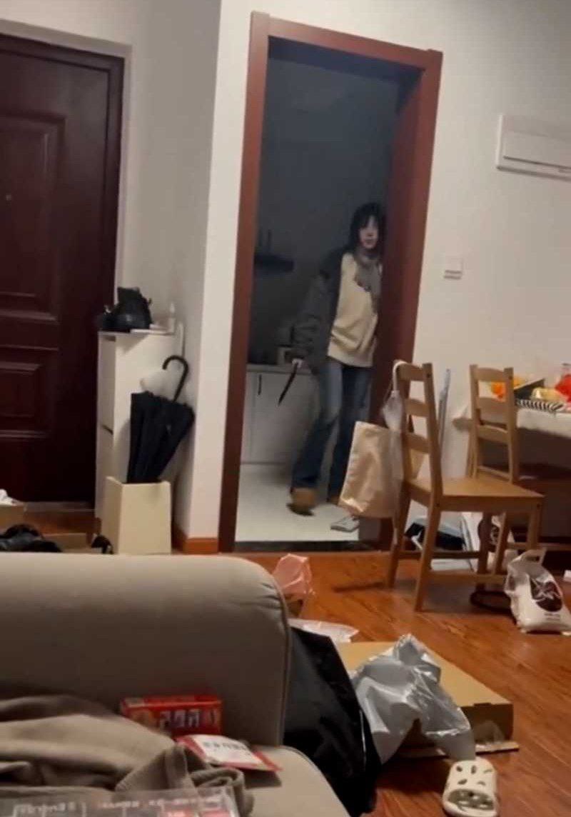 抖音男网红 文加乘 被网红前女友福黑持刀威胁 全网跪求的原视频曝光 - 图片