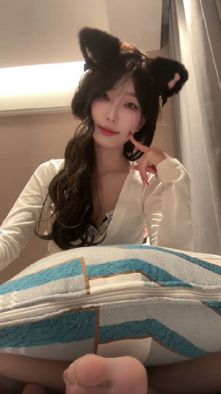 足控得爽死系列，看网红露脸自慰啪啪丝袜足交反差到没边了～
