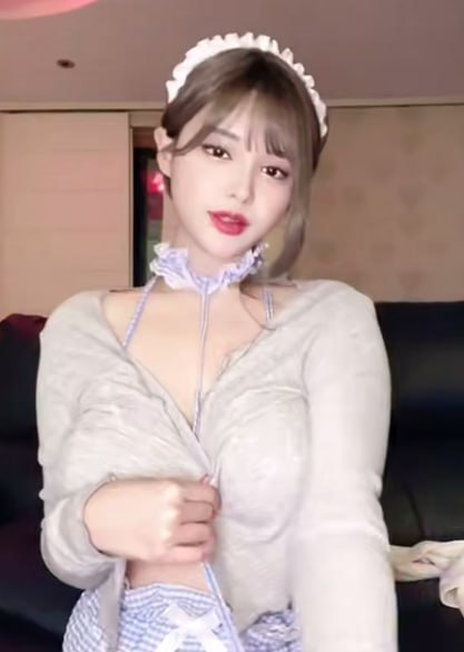 韩国顶流巨乳肥臀肉感女神徐婉定制，女仆蓝色装精油水晶按摩棒自慰，炸裂！