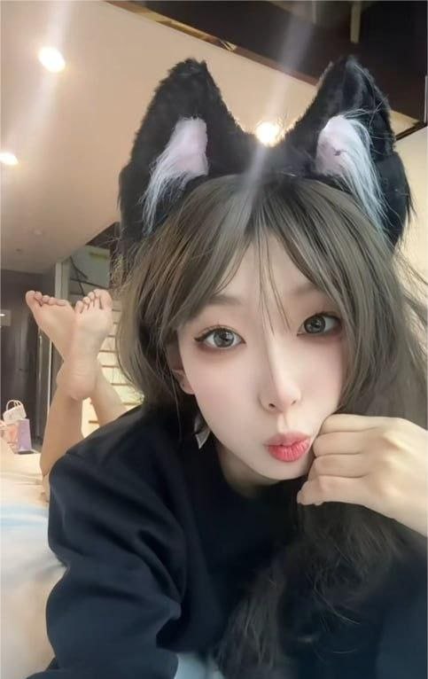 足控得爽死系列，看网红露脸自慰啪啪丝袜足交反差到没边了～ - 图片
