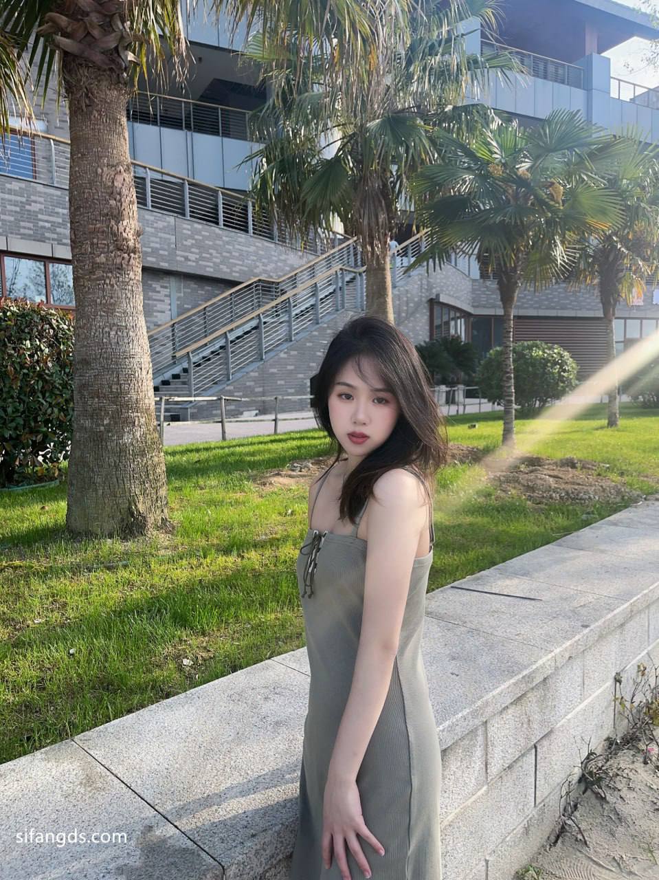 极品女大学生 拥有超高颜值 自拍调教 魔鬼般的身材 翘臀 白嫩如雪 镜头前变小母狗 - 图片