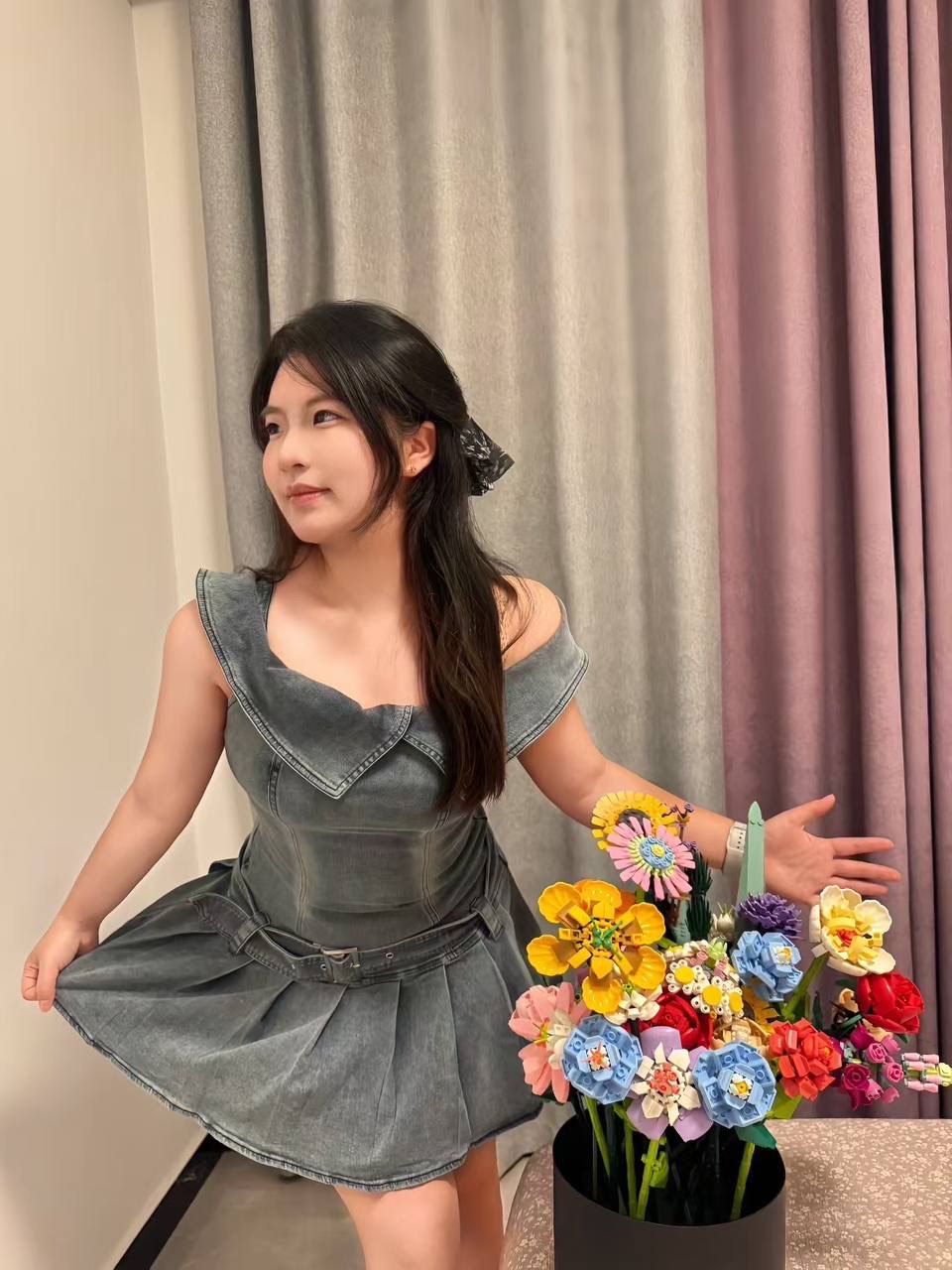 原档无水印巨乳肥臀极品反差大学生白天出去玩晚上酒店调教丝袜制服各种姿势抽插原相机露脸 - 图片