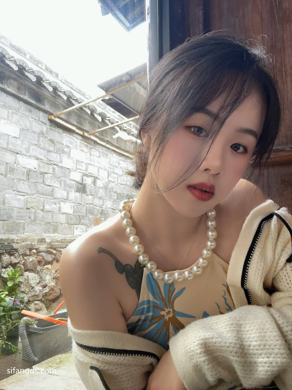 极品女大学生 拥有超高颜值 自拍调教 魔鬼般的身材 翘臀 白嫩如雪 镜头前变小母狗 - 图片