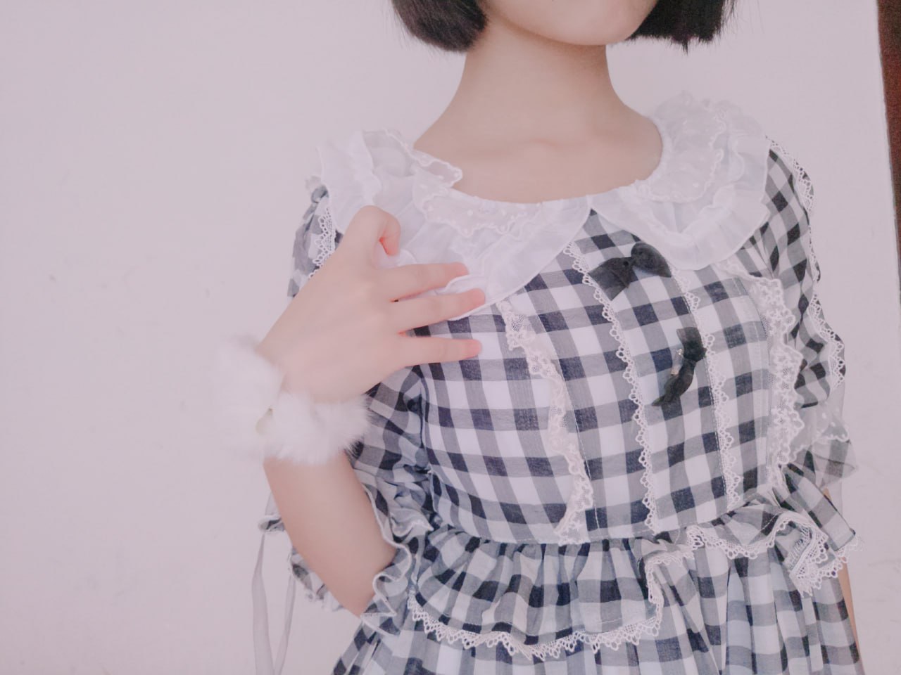 短发萝莉-黑川鹤子—白丝lo裙 - 图片