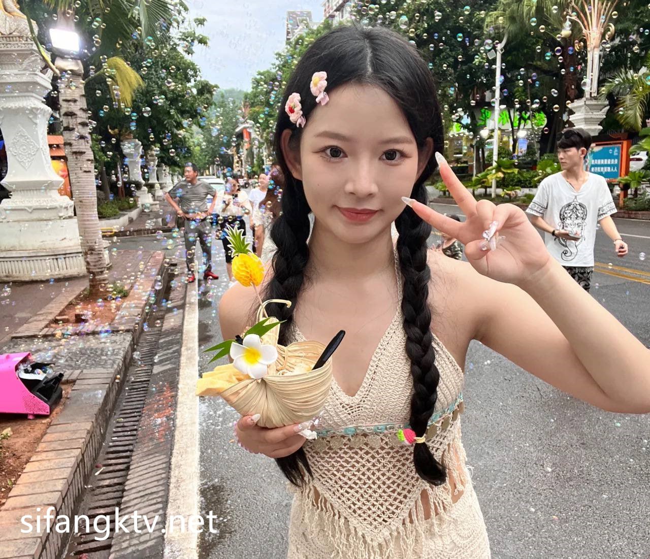 地标 山东省菏泽市 一名女大学生 学姐今年大四 长相超级漂亮 在校园里都被称之为校花 - 图片