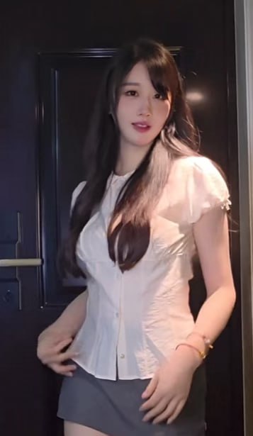 轩子巨2兔开通视频收费引热议！跟男搭档太暧昧引来搭档前妻不满！ - 图片