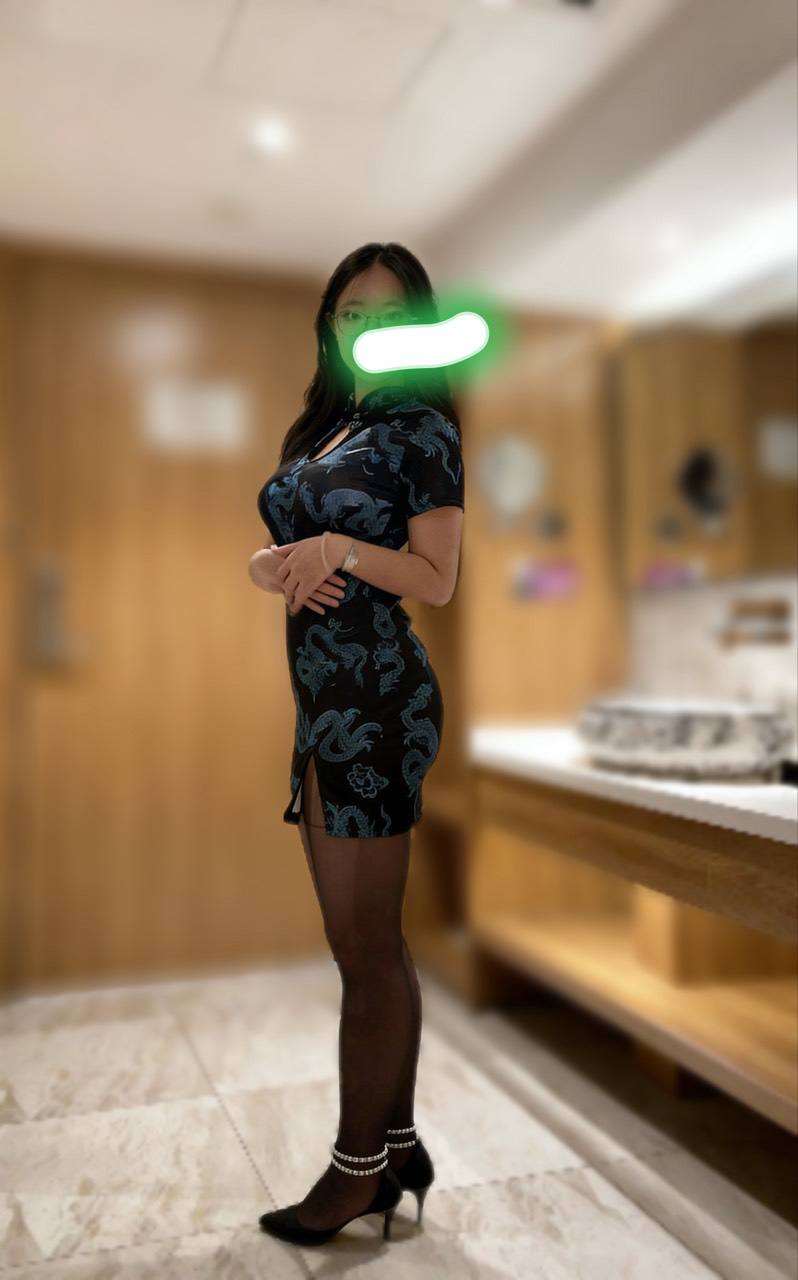 抖音E奶母狗，背着男朋友偷偷和别人约炮，被插的一直叫爸爸 - 图片