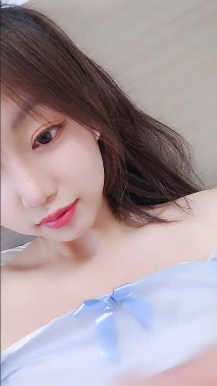 少女的裸体和蝴蝶逼！撸死我了~