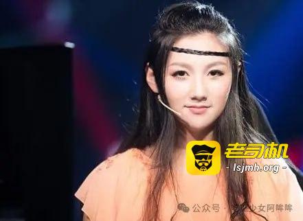 小苍直播落泪崩溃：LPL初代女解说“情怀回归”遇瓶颈，大哥跑路伤心欲绝，网友：财富自由也需陪伴 - 图片