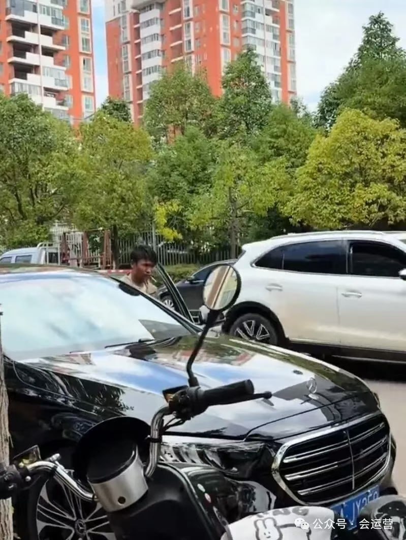 百万网红小英惨了，老公上拉如酒后开车撞人逃逸被刑拘！网友：有几个臭钱不知道自己姓啥了，活该！ - 图片